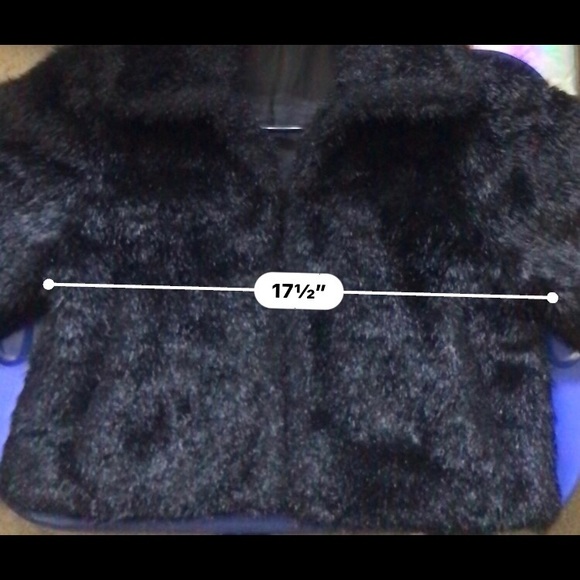 Black 3/4 Sleeve Half Torso Faux Fur Coat - Picture 3 of 6